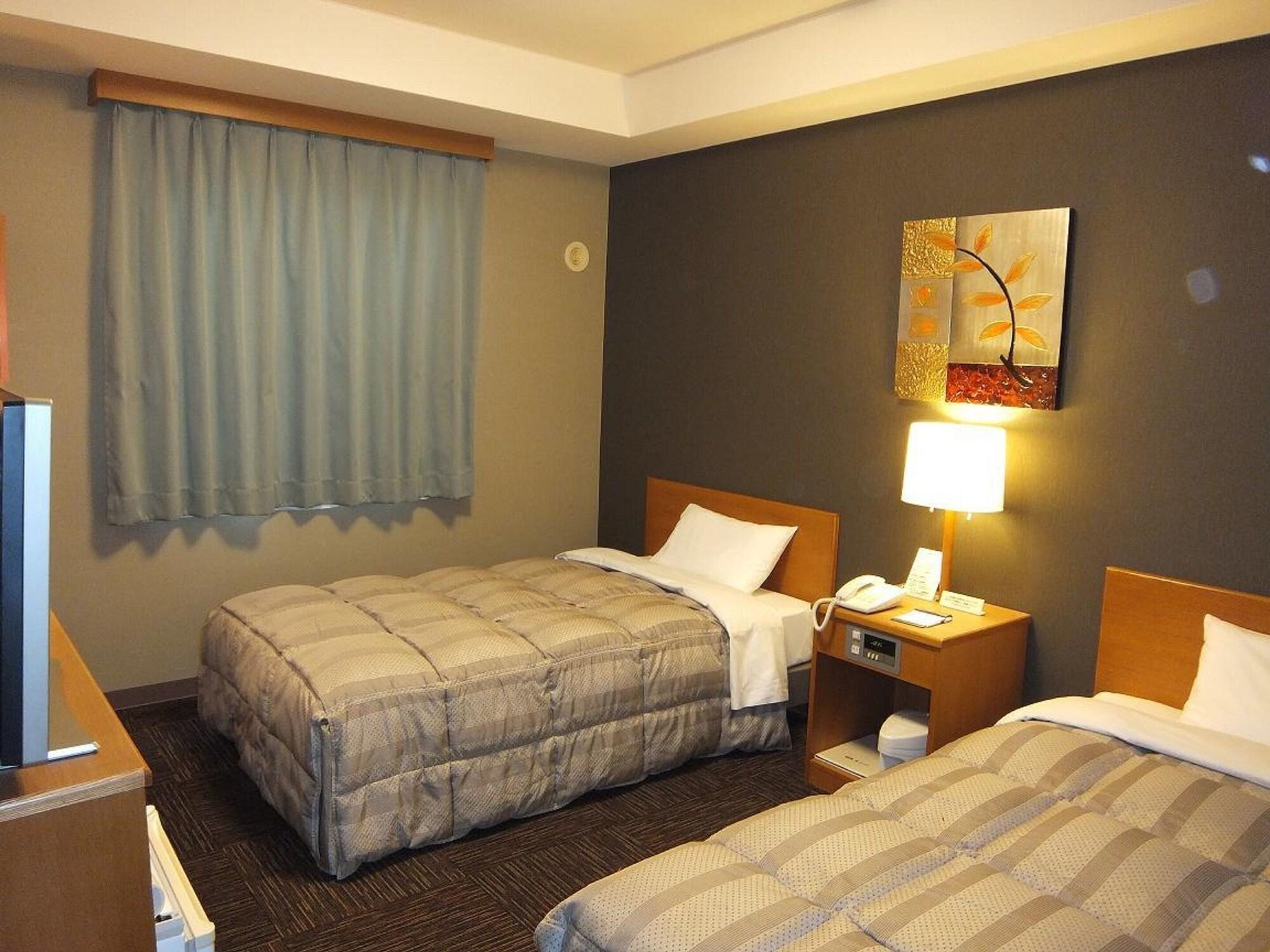 Hotel Route-Inn Court Azumino Toyoshina Ekiminami Екстер'єр фото