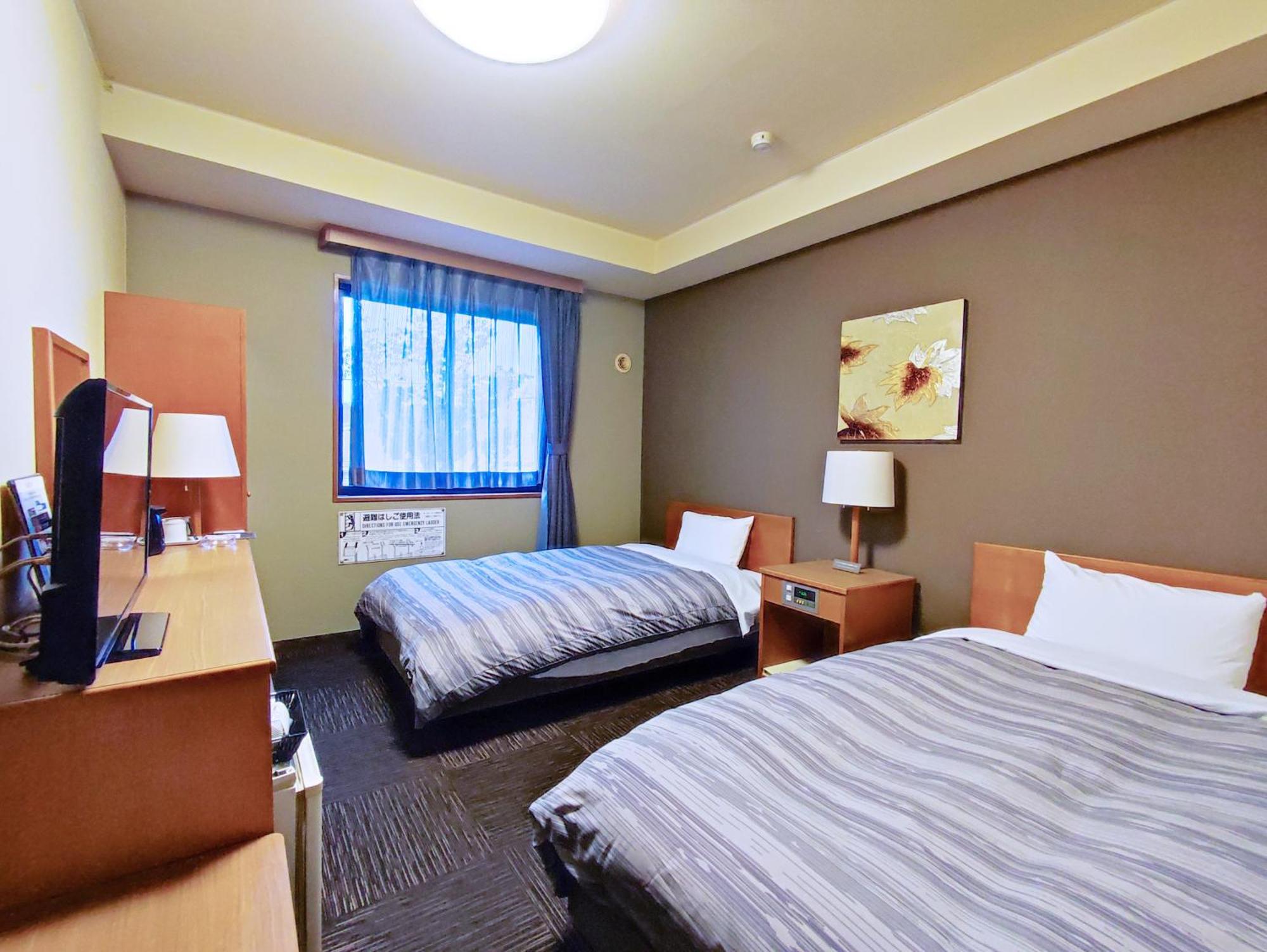 Hotel Route-Inn Court Azumino Toyoshina Ekiminami Екстер'єр фото
